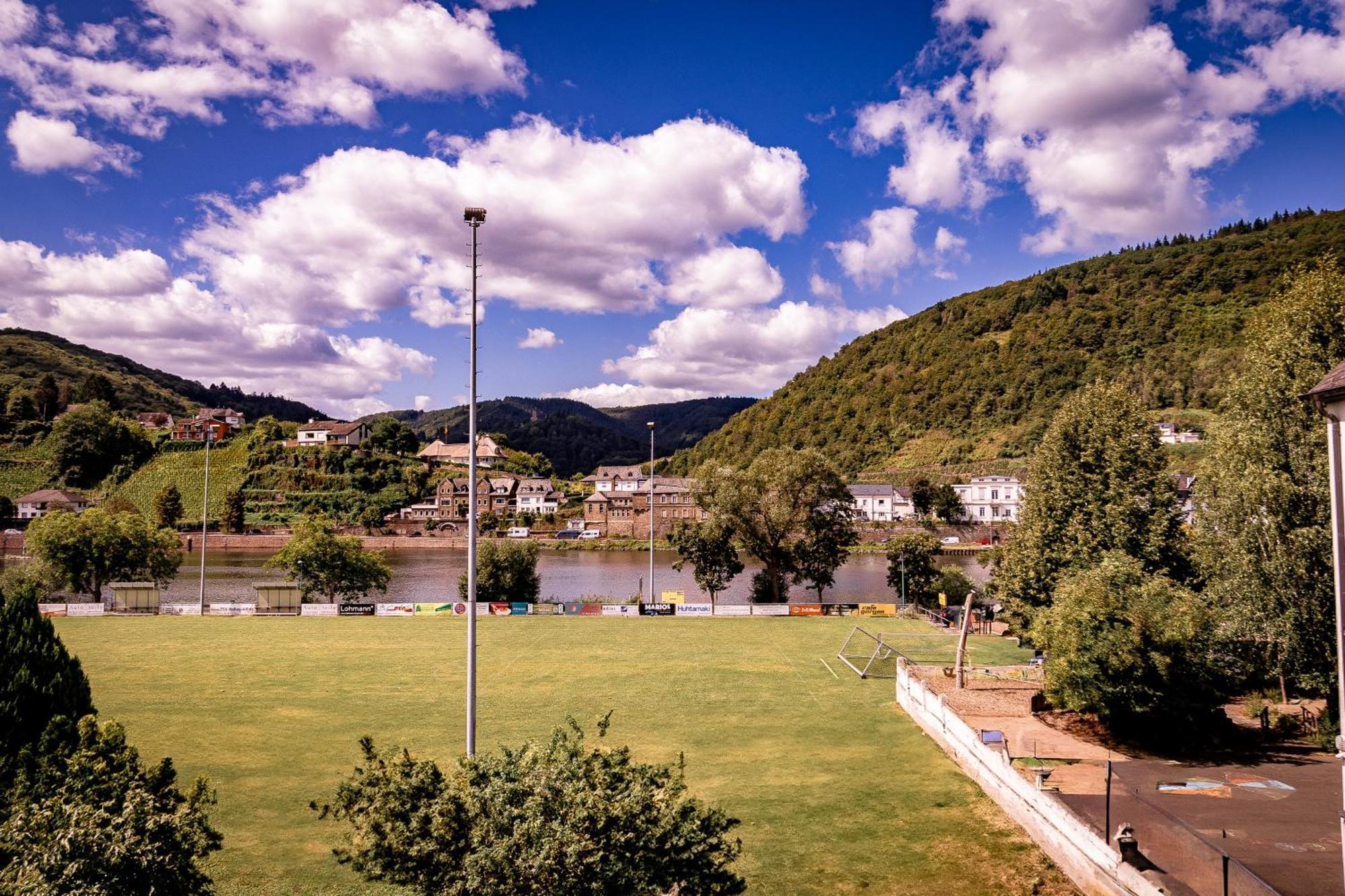 Traumaussicht Kamin Balkon Burgblick 65 Zoll Tv Netflix Sky Joyn Lindenplatz Apartment บุลลาย ภายนอก รูปภาพ
