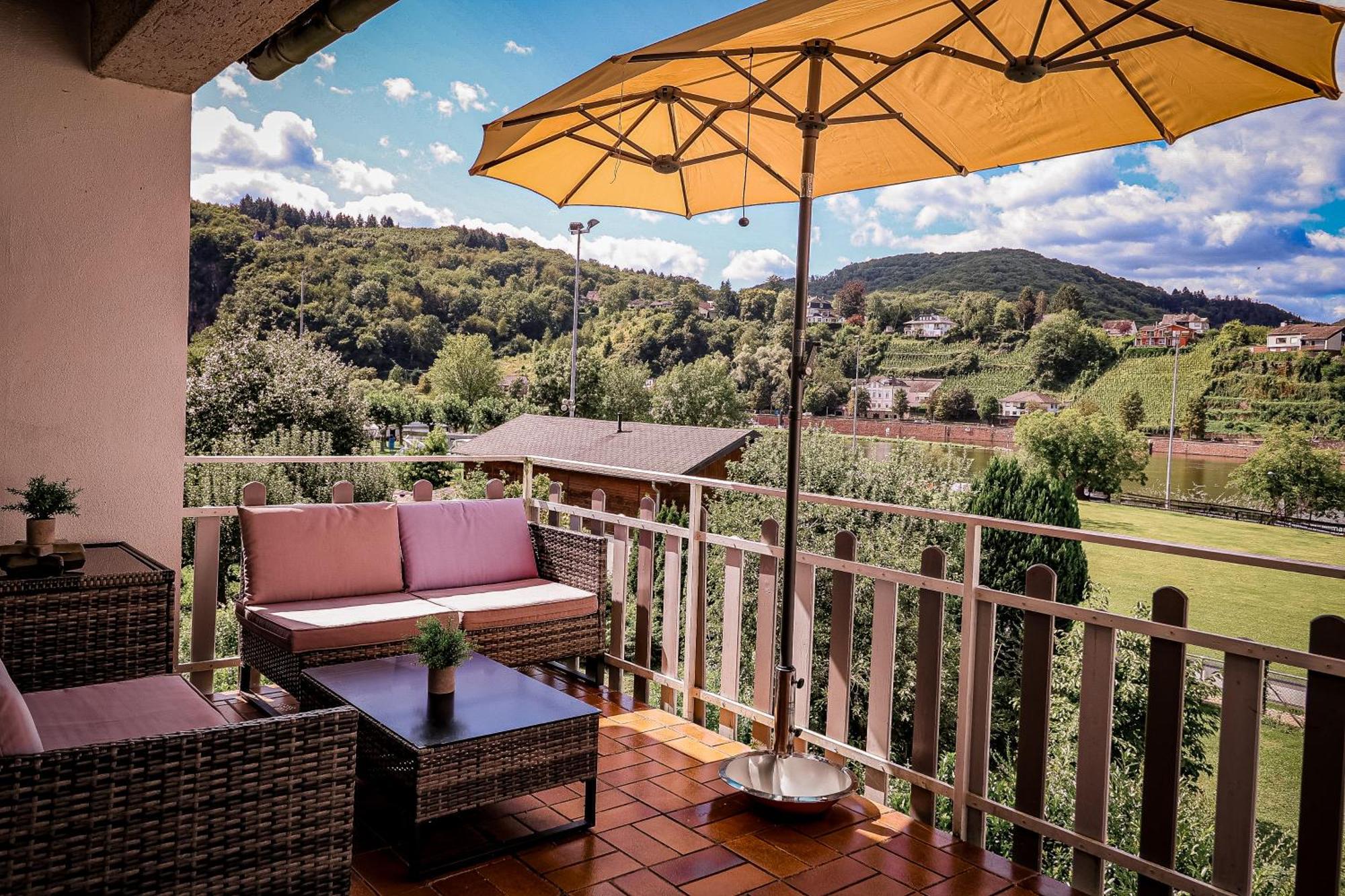 Traumaussicht Kamin Balkon Burgblick 65 Zoll Tv Netflix Sky Joyn Lindenplatz Apartment บุลลาย ภายนอก รูปภาพ